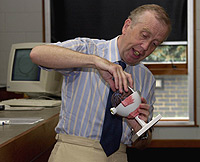 Professor James Crabbe at an AGEnet workshop