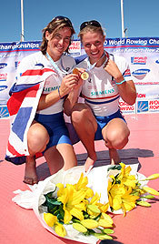 Katherine Grainger and Anna Watkins with their gold medals