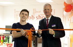 Students' Union President James Fletcher and Vice-Chancellor Sir David Bell officially opening the Job Shop