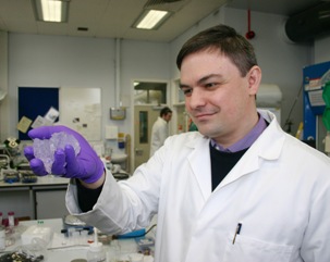 Dr Vitaliy Khutoryanskiy holds hydrogel developed in a University of Reading laboratory