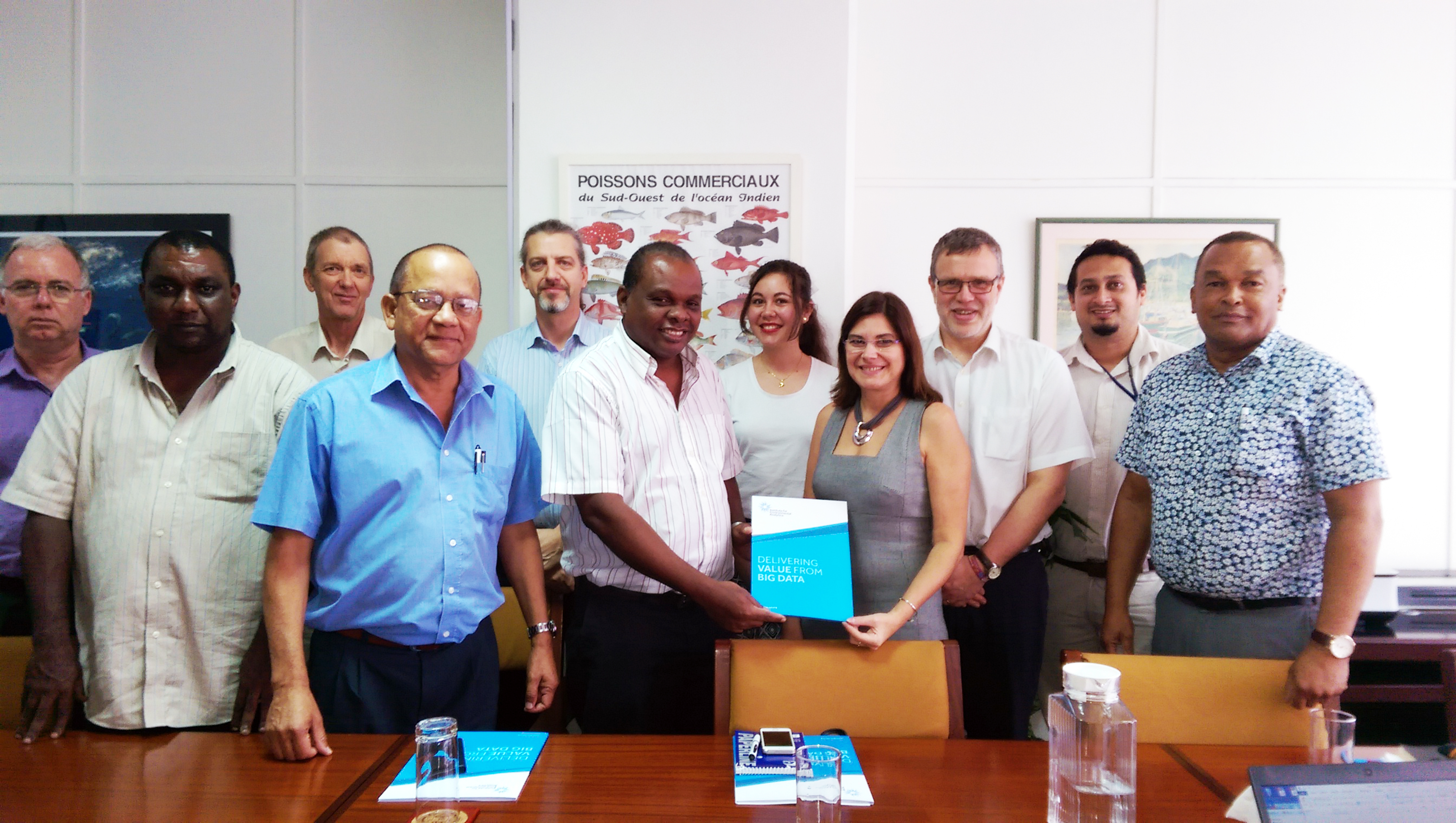 Members of the IEA RE-SAT team meet Seychelles minister Didier Dogley