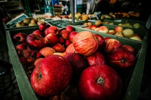 Apples in a market