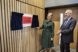 Dame Prof Julia Slingo unveils the Slingo Lecture Theatre plaque alongside Deputy Vice-Chancellor Professor Gavin Brooks
